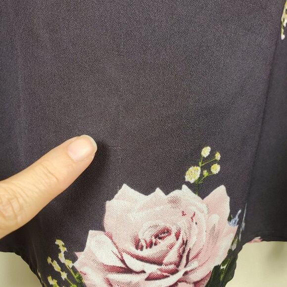 Live 4 Truth Floral Blouse Womens Size S Dark Gray Pink V Neck Cap Sleeve - Picture 4 of 11